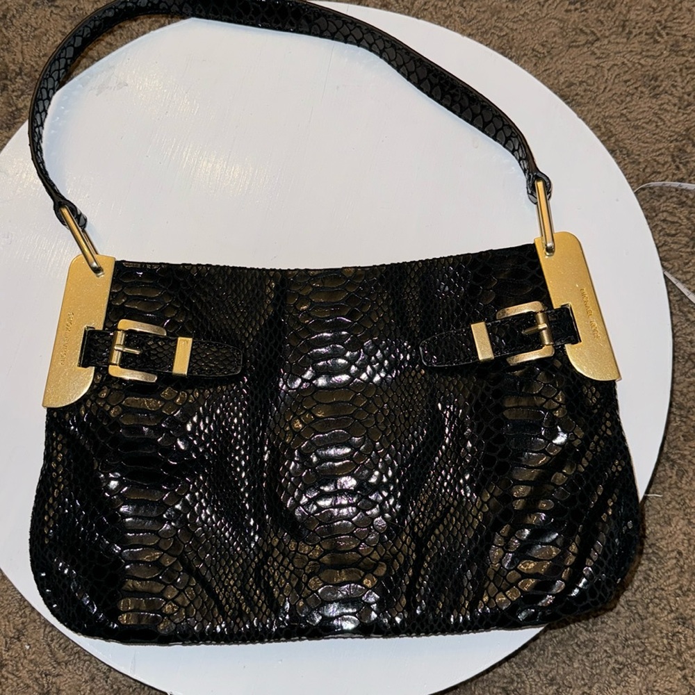 🖤🩷 Michael Kors purse in excellent condition🖤🩷
